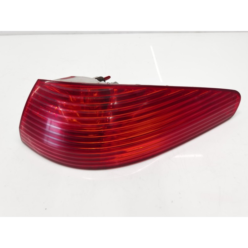 Recambio de piloto trasero derecho para peugeot 607 (s1) 2.2 hdi fap cat referencia OEM IAM 6351N1 Recambio de piloto trasero derecho para peugeot 607 (s1) 2.2 hdi fap cat referencia OEM IAM 6351N1