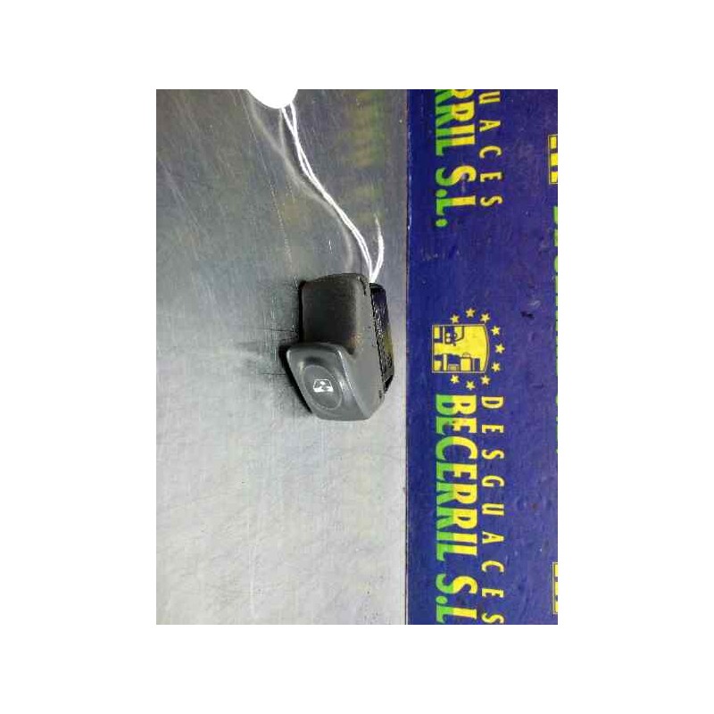 Recambio de mando elevalunas delantero derecho para renault scenic (ja..) 1.9 dci authentique referencia OEM IAM Recambio de mando elevalunas delantero derecho para renault scenic (ja..) 1.9 dci authentique referencia OEM IAM