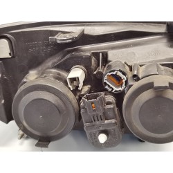 Left headlight Nissan Primera hatchback (P11) | Becerril Scrap Yard