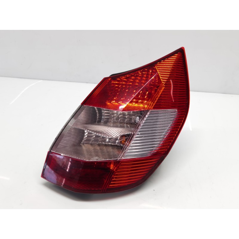 Recambio de piloto trasero derecho para renault scénic ii (jm0/1_) 1.5 dci (jm02, jm13) referencia OEM IAM 8200127702 Recambio de piloto trasero derecho para renault scénic ii (jm0/1_) 1.5 dci (jm02, jm13) referencia OEM IAM 8200127702