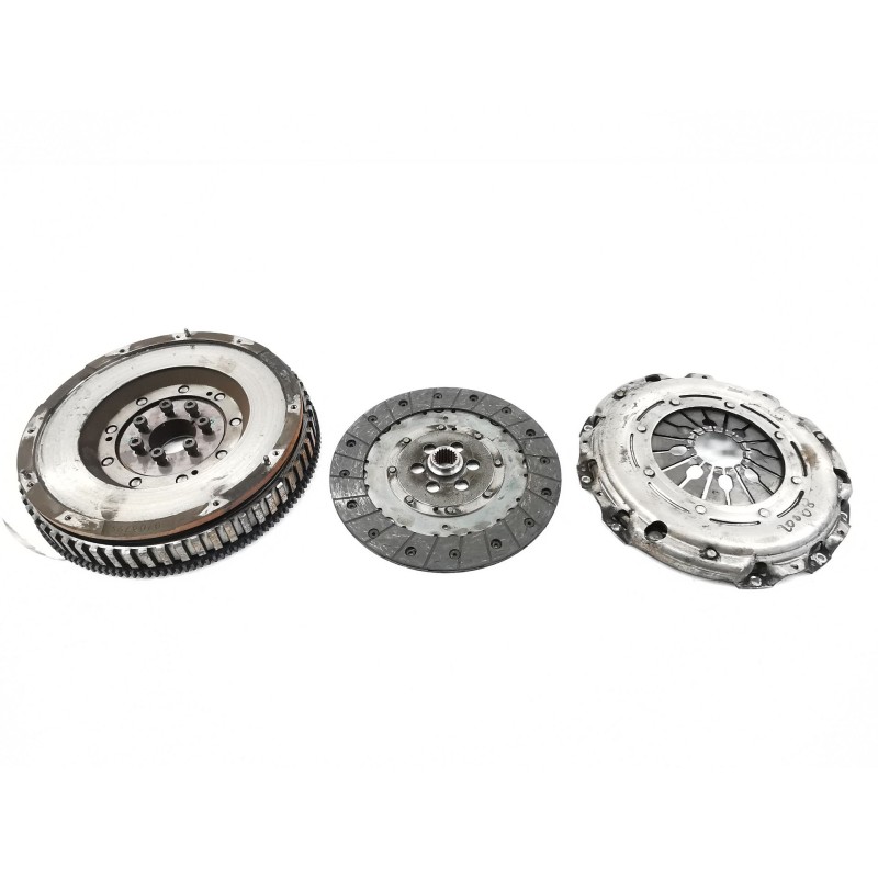 Kit d'embrayage Nissan Primera hatchback (P12) | Desguace Becerril Kit d'embrayage Nissan Primera hatchback (P12) | Desguace Becerril