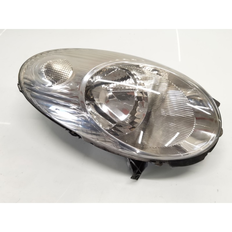 Recambio de faro derecho para nissan micra (k12e) acenta referencia OEM IAM 26010BC700 Recambio de faro derecho para nissan micra (k12e) acenta referencia OEM IAM 26010BC700