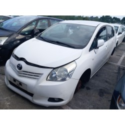 toyota verso (_r2_) del año 2010