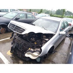 mercedes-benz clase c (w203) berlina del año 2001