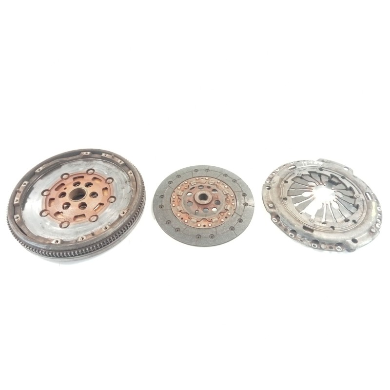 Clutch kit Volkswagen Golf IV berlina (1J1) | Becerril Scrap Yard Clutch kit Volkswagen Golf IV berlina (1J1) | Becerril Scrap Yard