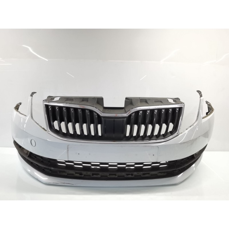 Recambio de paragolpes delantero para skoda octavia iii combi (5e5, 5e6) 2.0 tdi referencia OEM IAM 5E0807221AD 5E0807221AE 