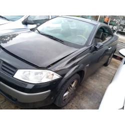 تفكيك Renault megane II coupe-cabriolet (EM0/1_) 2.0 Gasolina من عام 2005 بمحرك F4R 770,F4R 771