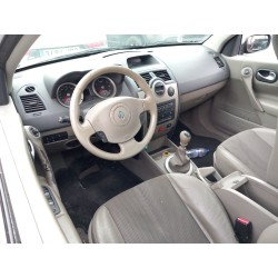 تفكيك Renault megane II coupe-cabriolet (EM0/1_) 2.0 Gasolina من عام 2005 بمحرك F4R 770,F4R 771