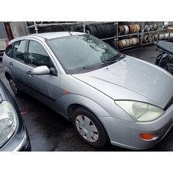 ford focus berlina (cak) del año 2000