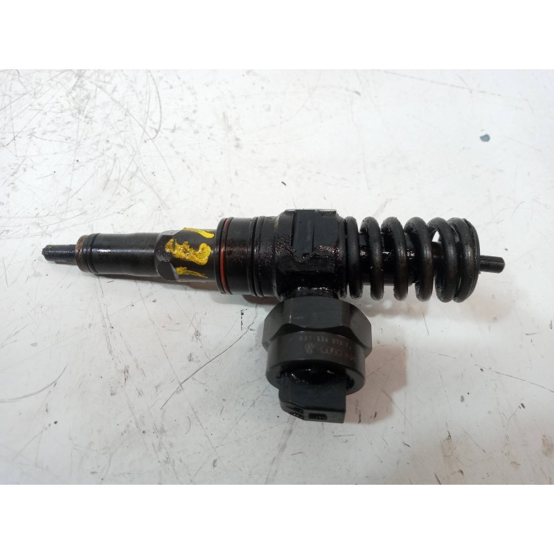 Recambio de inyector para volkswagen passat berlina (3b2) comfortline referencia OEM IAM 038130073 Recambio de inyector para volkswagen passat berlina (3b2) comfortline referencia OEM IAM 038130073