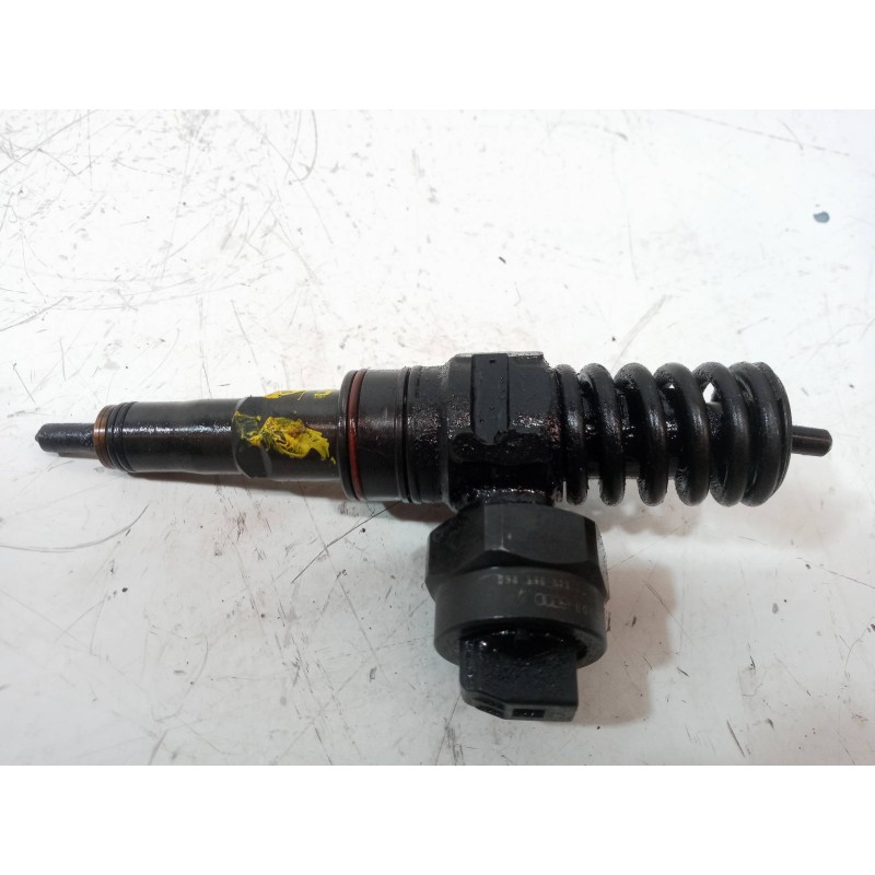 Recambio de inyector para volkswagen passat berlina (3b2) comfortline referencia OEM IAM 038130073 Recambio de inyector para volkswagen passat berlina (3b2) comfortline referencia OEM IAM 038130073