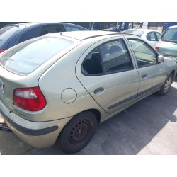 تفكيك Renault megane I (BA0/1_) 1.4 16V (BA0D, BA1H, BA0W, BA10) Gasolina من عام 2002 بمحرك K4J 714,K4J 750