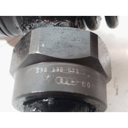Recambio de inyector para volkswagen passat berlina (3b2) comfortline referencia OEM IAM 038130073  