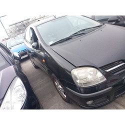 nissan almera tino (v10) del año 2004
