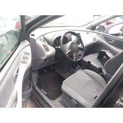 nissan almera tino (v10) del año 2004