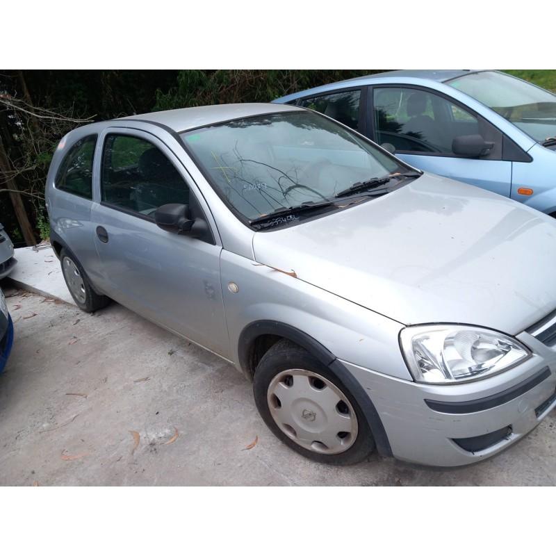 opel corsa c (x01) del año 2002
