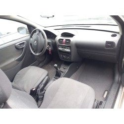 opel corsa c (x01) del año 2002