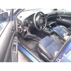 تفكيك Volkswagen passat B5.5 variant (3B6) 2.0 Gasolina من عام 2000 بمحرك AZM