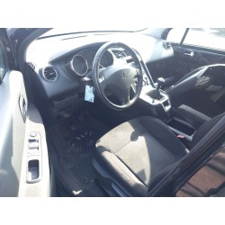 تفكيك Peugeot 5008 (0U_, 0E_) 1.6 HDi Diesel من عام 2011 بمحرك 9HR (DV6C)