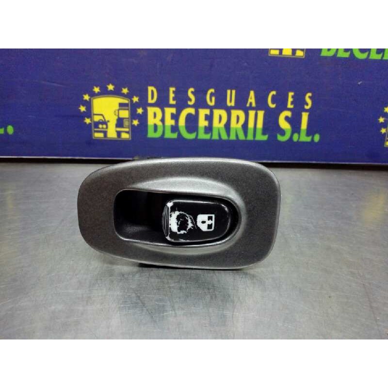 Recambio de mando elevalunas trasero derecho para hyundai accent (lc) gls referencia OEM IAM 9358025010YN  