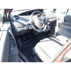 تفكيك Renault SCÉNIC II (JM0/1_) 1.9 dCi (JM0G, JM12, JM1G, JM2C) Diesel من عام 2004 بمحرك F9Q 812