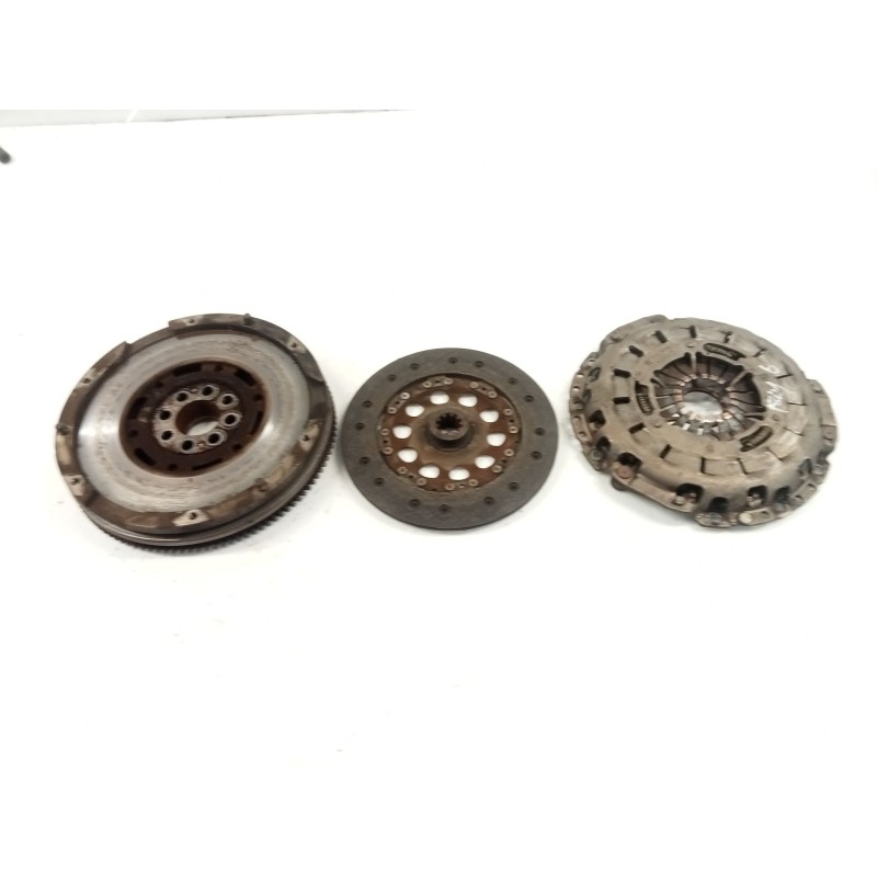 Kit frizione BMW Serie 5 berlina (E39) | Desguace Becerril Kit frizione BMW Serie 5 berlina (E39) | Desguace Becerril