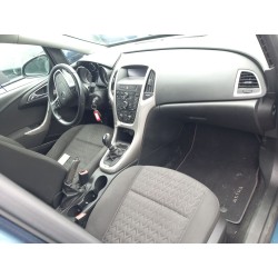 opel astra j (p10) del año 2013