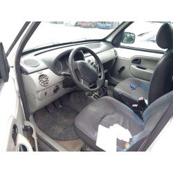 تفكيك Renault kangoo (KC0/1_) 1.5 dCi Diesel من عام 2008 بمحرك K9K 714