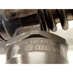 Injektor Volkswagen Golf IV berlina (1J1) | Desguace Becerril