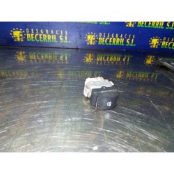 Recambio de mando elevalunas trasero derecho para renault laguna ii grandtour (kg0) privilege referencia OEM IAM 8200315029  