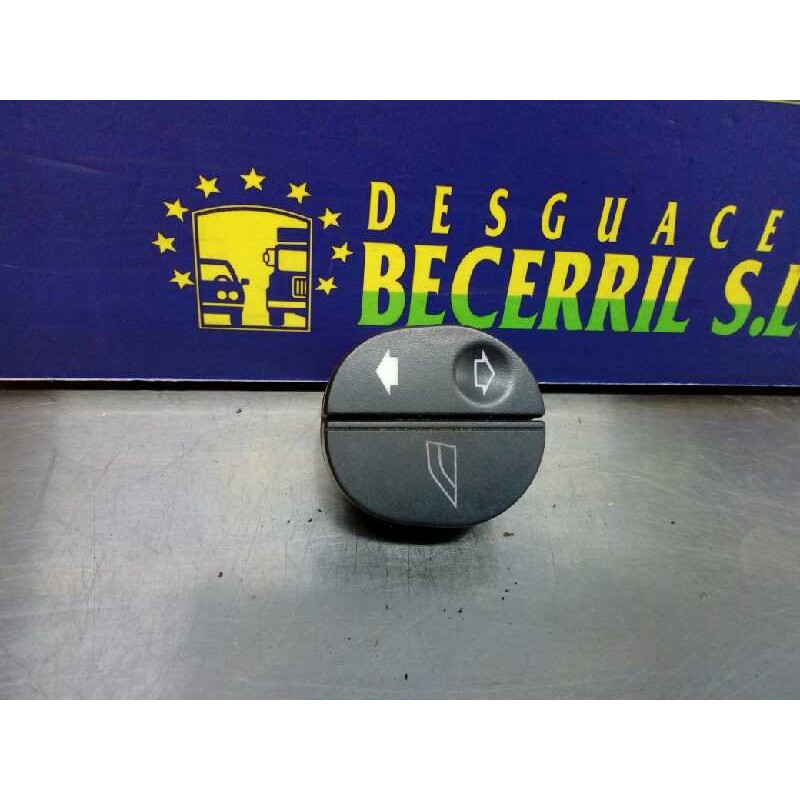Recambio de mando elevalunas delantero derecho para ford fiesta berlina intro referencia OEM IAM Recambio de mando elevalunas delantero derecho para ford fiesta berlina intro referencia OEM IAM