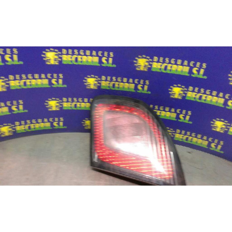 Recambio de piloto trasero central derecho para nissan primera berlina (p11) referencia OEM IAM Recambio de piloto trasero central derecho para nissan primera berlina (p11) referencia OEM IAM