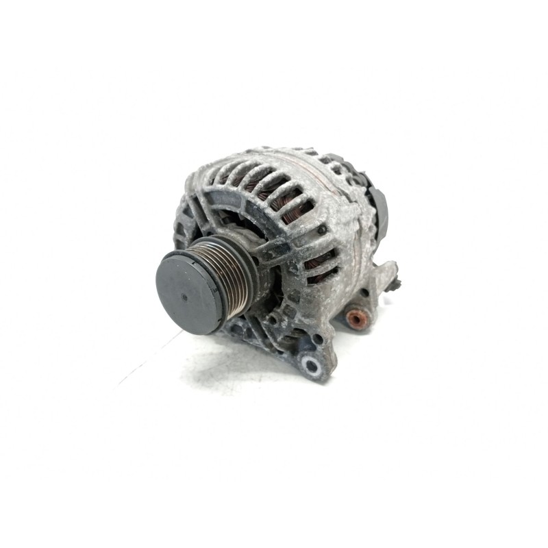 Recambio de alternador para volkswagen polo (9n3) referencia OEM IAM 045903023A  