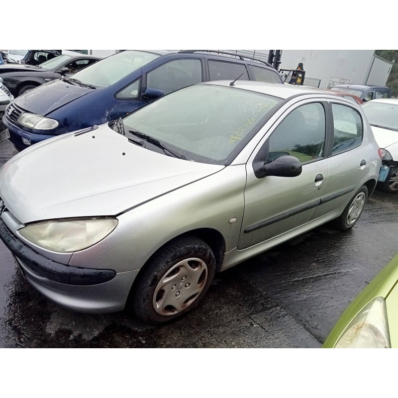 peugeot 206 berlina del año 2000