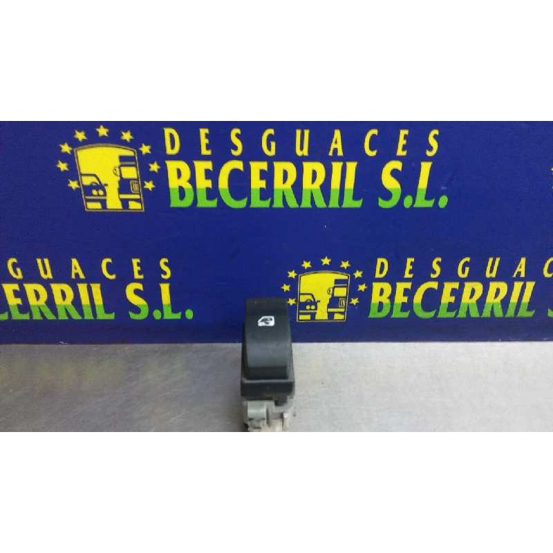 Recambio de mando elevalunas trasero izquierdo para renault scenic ii confort authentique referencia OEM IAM Recambio de mando elevalunas trasero izquierdo para renault scenic ii confort authentique referencia OEM IAM