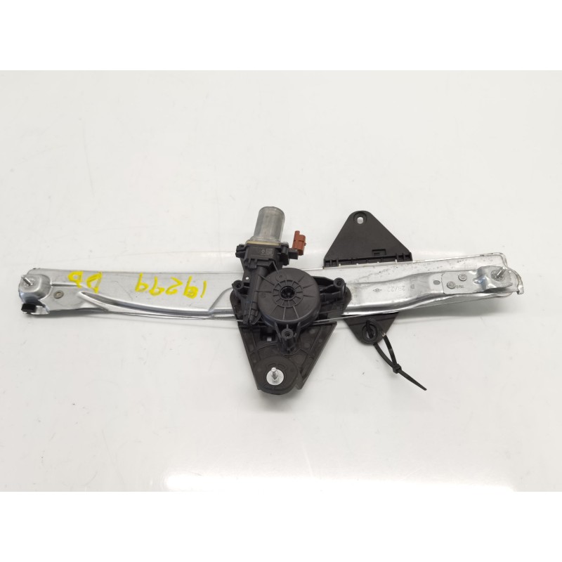 Recambio de elevalunas delantero derecho para dacia sandero iii 1.0 sce 65 referencia OEM IAM 807207678R  