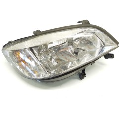 Right headlight Opel Zafira a monospace (T98) | Becerril Scrap Yard