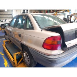 Détail des pièces pour Opel astra f SEDÁN (T92) 2.0 i (F19, M19) Gasolina de l'année 1996 avec le moteur C 20 NE