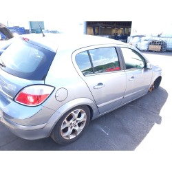 opel astra j sports tourer (p10) del año 2004