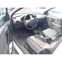 opel corsa c (x01) del año 2003