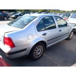 تفكيك Volkswagen bora I (1J2) 1.6 16V Gasolina من عام 2003 بمحرك ATN,AUS,AZD,BCB