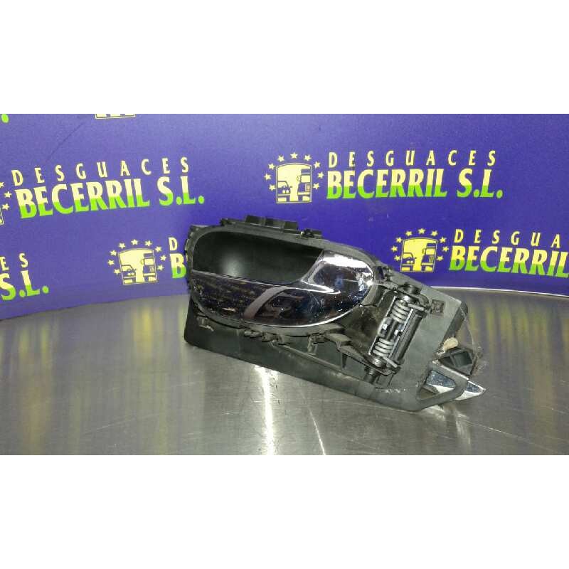 Recambio de maneta interior delantera derecha para peugeot 307 break / sw (s1) referencia OEM IAM Recambio de maneta interior delantera derecha para peugeot 307 break / sw (s1) referencia OEM IAM