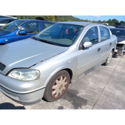 opel astra g sedán (t98) del año 2001