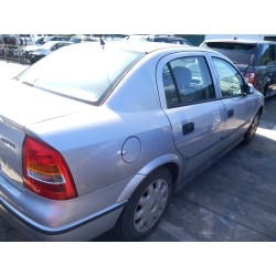 opel astra g sedán (t98) del año 2001