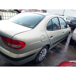 تفكيك Renault megane I classic (LA0/1_) 1.9 D (LA0A, LA0U, LA0R) Diesel من عام 2000 بمحرك F8Q 620,F8Q 622,F8Q 624