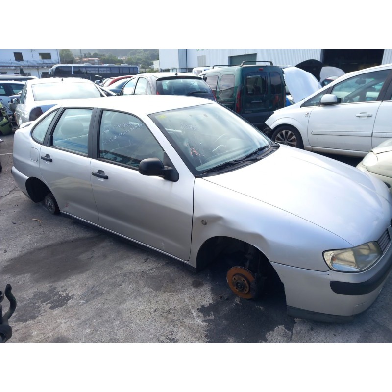 تفكيك Seat cordoba (6K1, 6K2) 1.0 i Gasolina من عام 1999 بمحرك AER,ALD,ANV,AUC