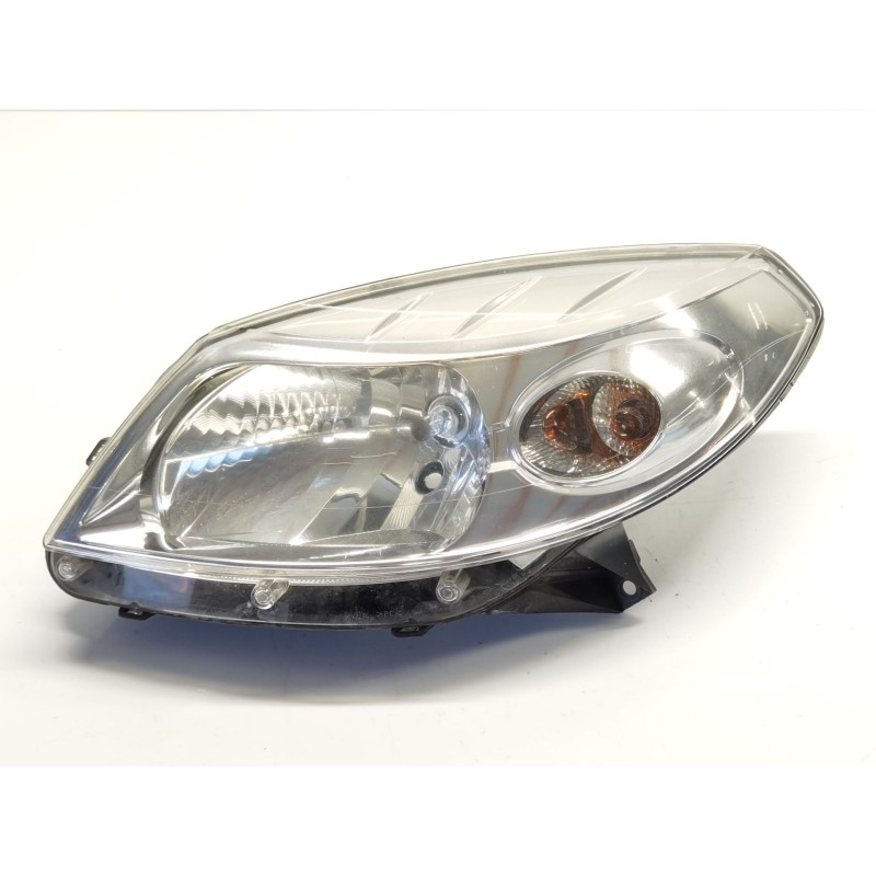 Recambio de faro izquierdo para dacia sandero ambiance referencia OEM IAM 8200733878  