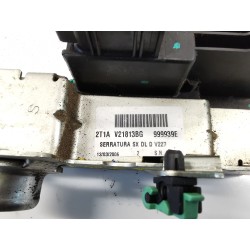 Fecho da porta dianteira esquerda. Ford Transit connect (TC7) | Desguace Becerril
