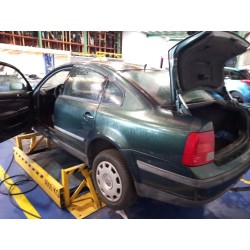 تفكيك Volkswagen passat B5 (3B2) 1.9 TDI Diesel من عام 1998 بمحرك AFN,AVG