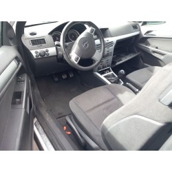 opel astra h gtc (a04) del año 2008